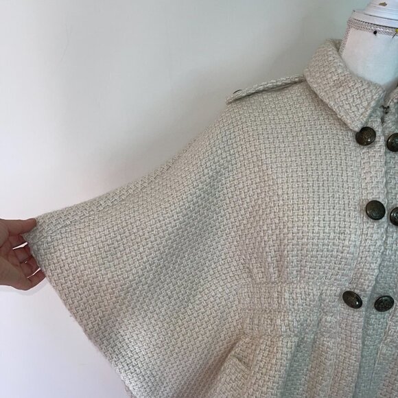 Green With Envy Cape Womens Medium M Wool Blend Poncho Ivory Snap Side Pockets - Picture 3 of 12